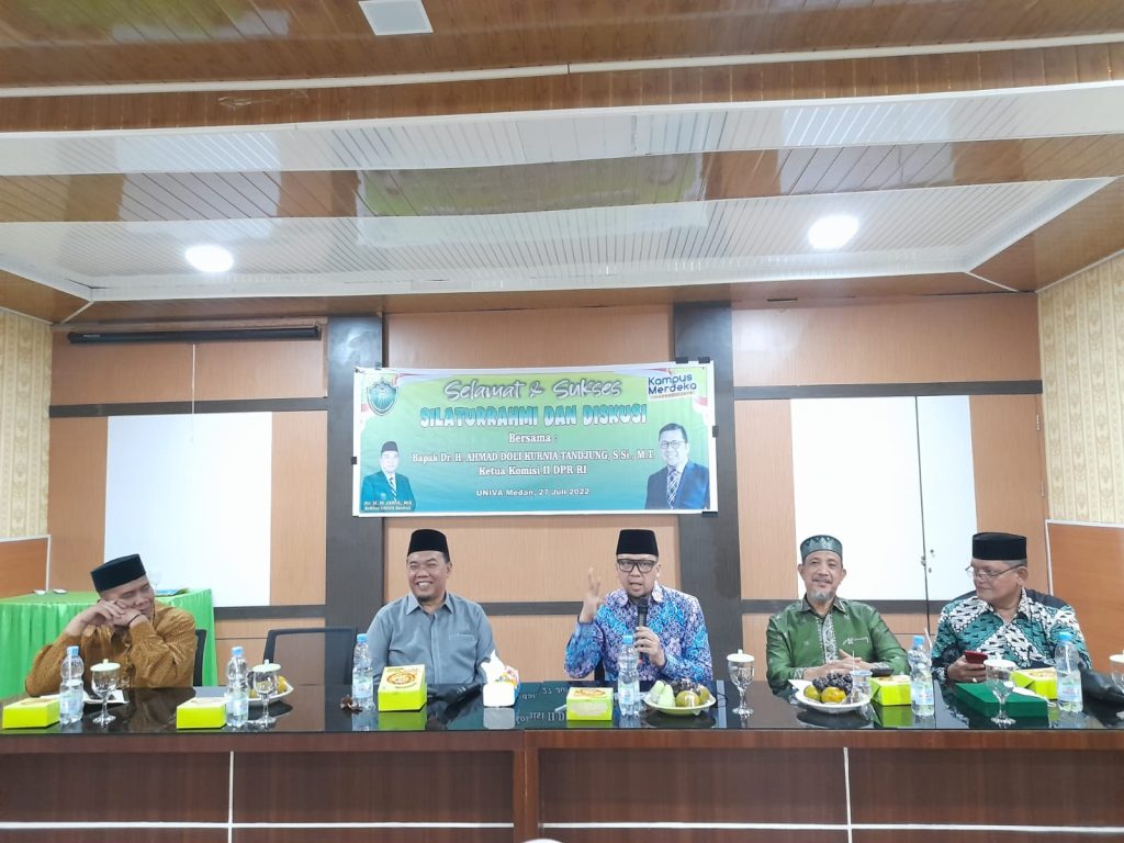 Diskusi ilmiah dengan menghadirkan Ketua Komisi.II DPR RI, Dr. Doli Kurnia Tanjung di UNIVA Medan