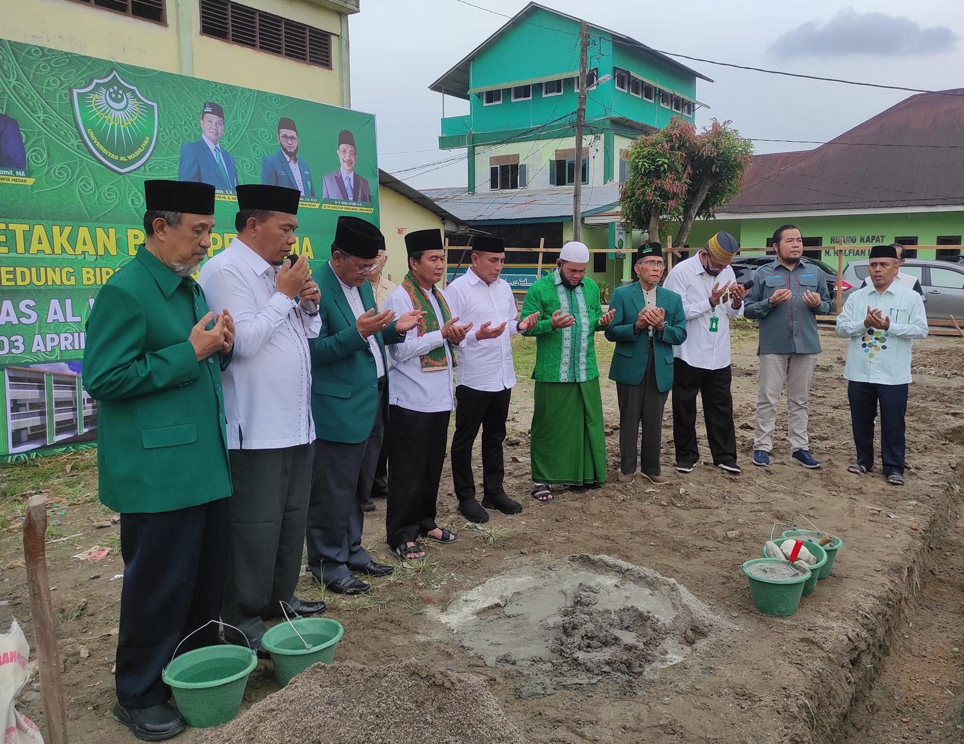peletakan batu pertama pembangunan Gedung Biro Rektor, Ruang kuliah, dan Rehab gedung Aula UNIVA Medan. 